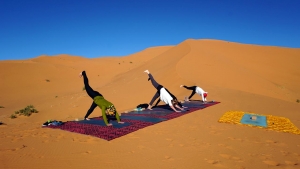 Yoga entre las dunas. Marruecos.